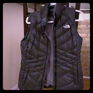 Women’s north face vest black M